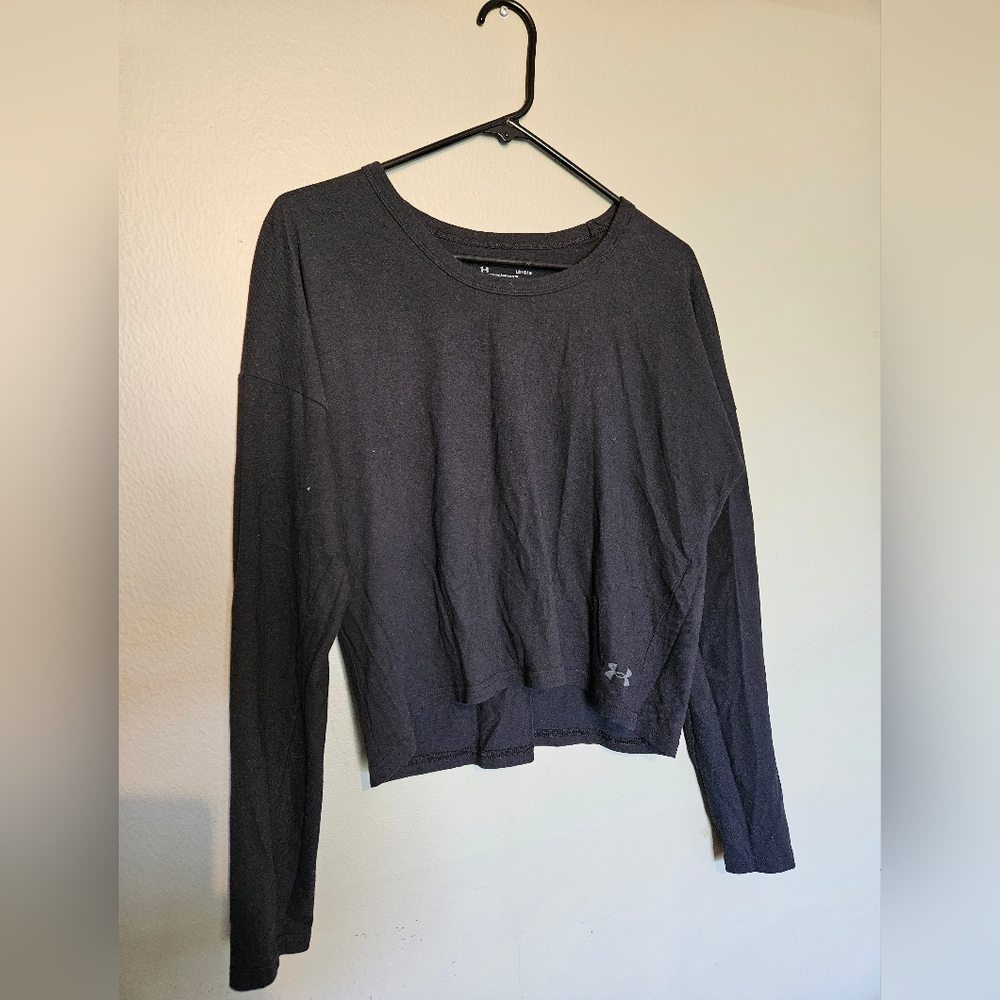 Under Armour Women's Black Long Sleeve Crop Top